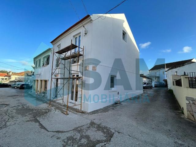 Moradia T3 em Recuperação 74m² Ventosa e Cova