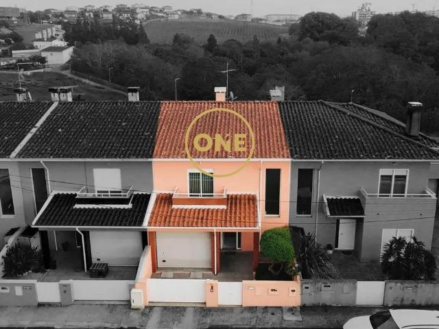 Moradia T3 em Requião