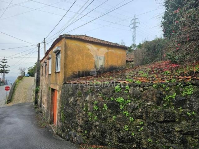 Moradia em Santo Tirso, Couto S.Cristina e S.Miguel e Burgães