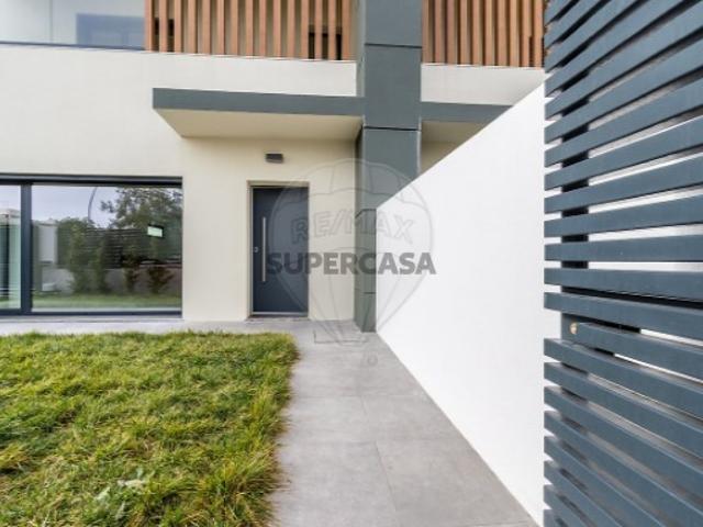 Moradia T3 em São Domingos de Rana