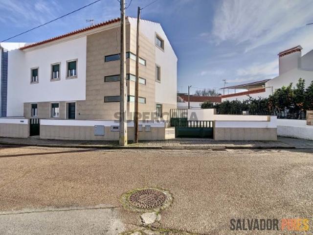 Moradia T3 em São João Batista