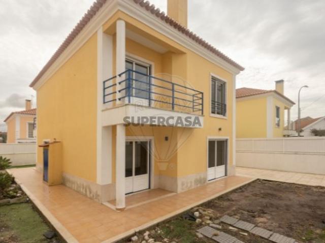 Moradia T3 em São João das Lampas e Terrugem