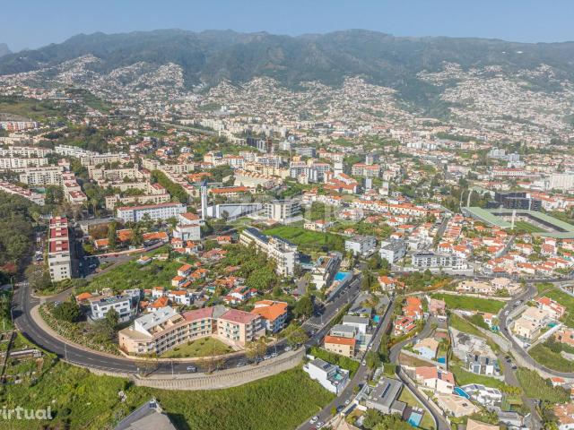 Moradia T3 em So Martinho, Funchal