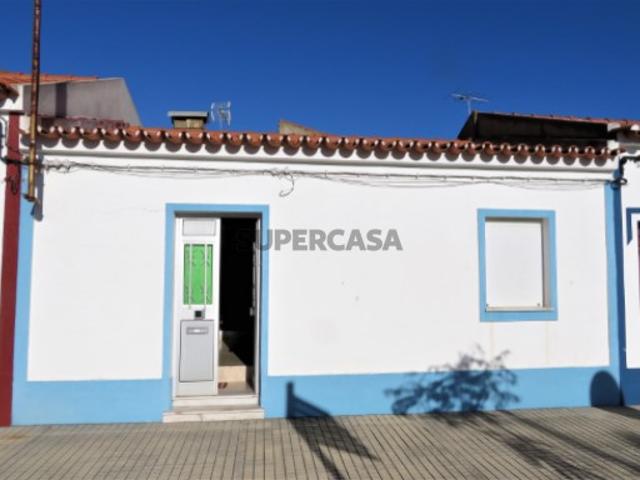 Moradia T3, em São Marcos do Campo