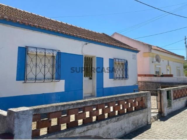 Moradia T3 em São Sebastião