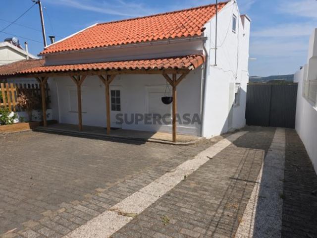 Moradia T3 em Santa Maria, São Pedro e Sobral da Lagoa