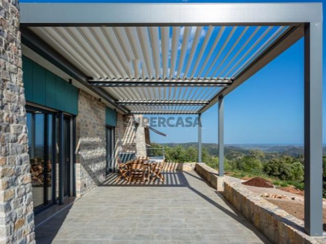 Moradia de Luxo com piscina e garagem, para venda no campo, perto de Tavira, Algarve