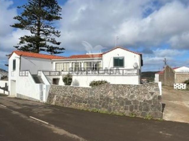 Moradia T3 em Santa Cruz da Graciosa