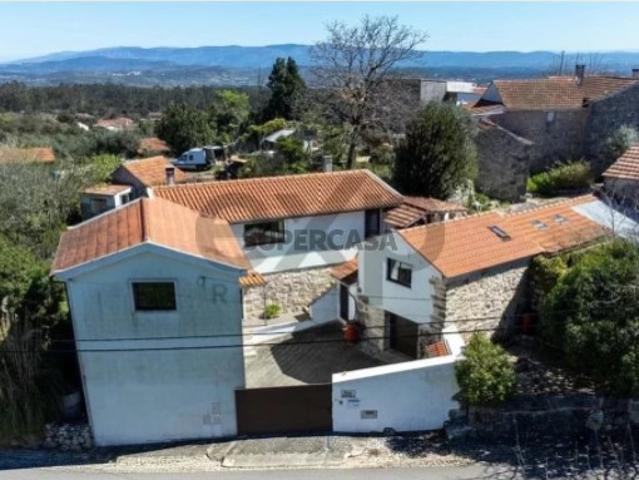 Moradia T3 em Santiago da Guarda