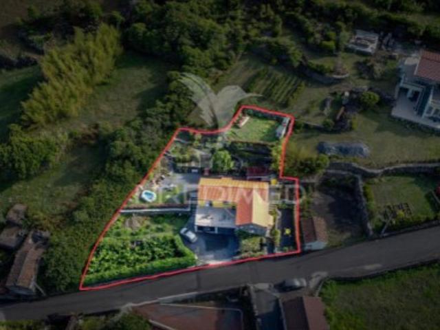 Moradia T3 em Santo António