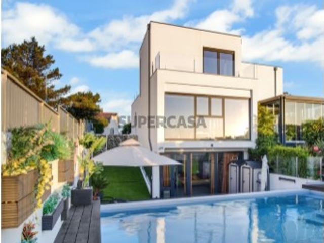 Moradia T3+2 | Sesimbra com Piscina, Jacuzzi, duas Pérgulas Bioclimáticas e muito mais