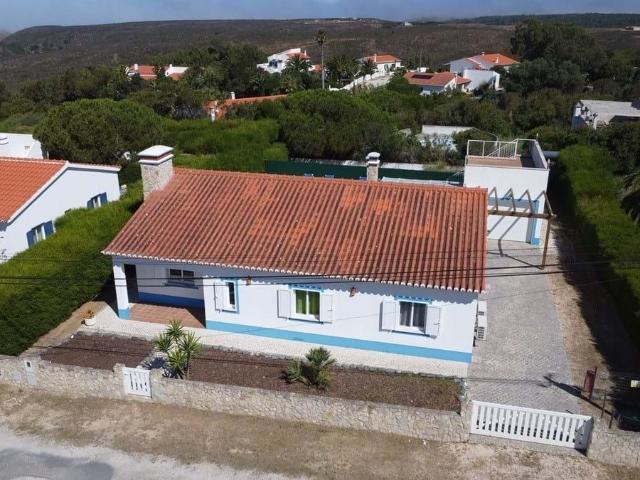 Moradia T3 em Vale da Telha com piscina e vista para o mar. 144m² Aljezur