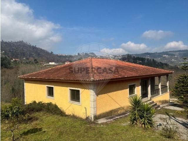 Moradia T3 em Vale de Bouro