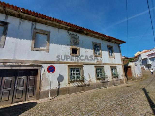Moradia T3 em Vila Cova de Alva e Anseriz