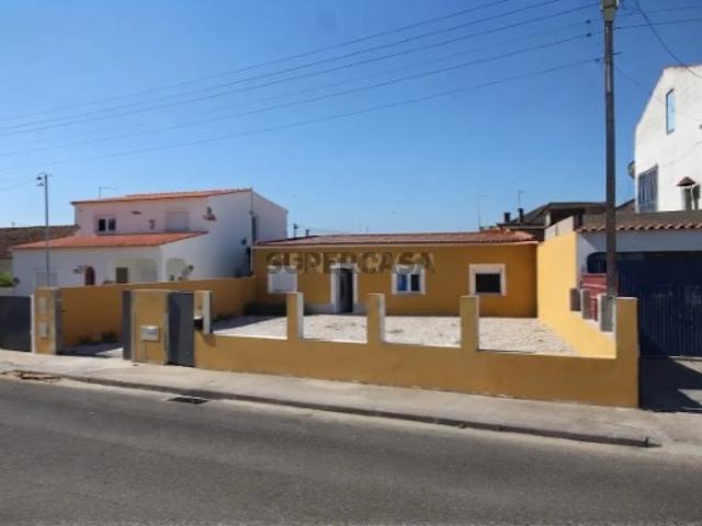 Moradia T3 Encantadora com Piscina em Alpiarça