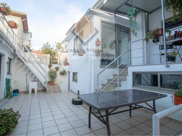 Moradia T3 + Escritório com Espaço Exterior Mafamude Jun. 181m² Mafamude