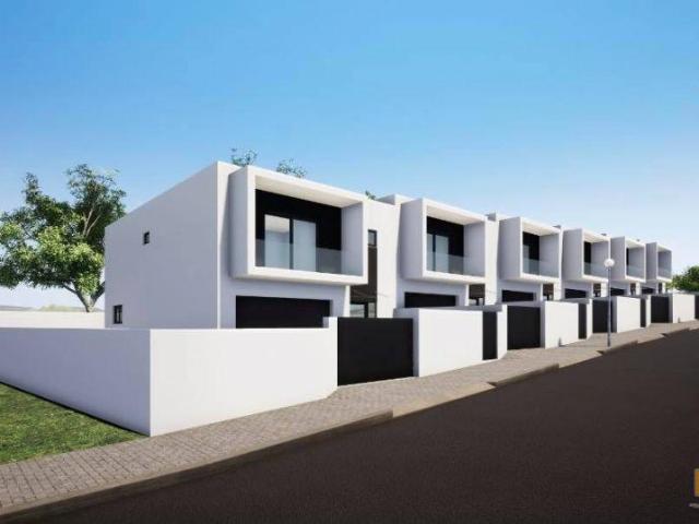Moradia T3 Feira | 26083584616