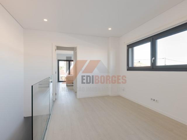 Moradia T3, Fernão Ferro, Seixal | BPI Expresso Imobiliário