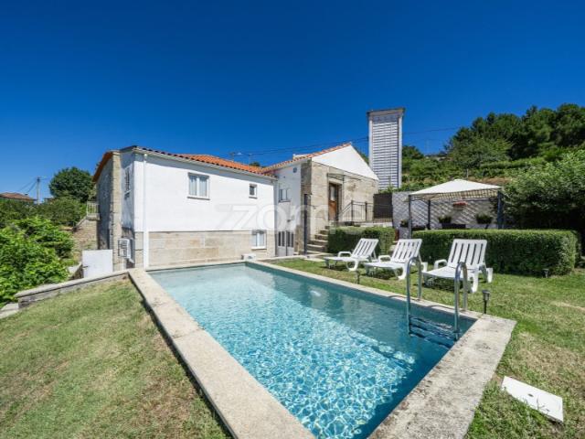 Moradia T3 Gaveto em Pomarelhos, Vila Real