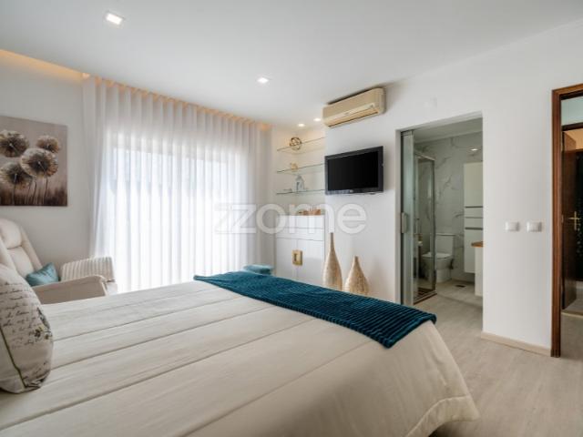 Moradia T3 Geminada com amplo Jardim, na Bela Vista Parchal, Lagoa
