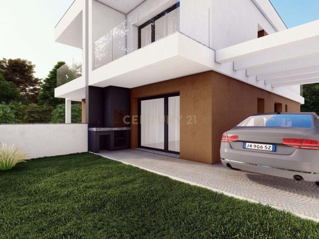Moradia T3 Geminada com excelente Localização