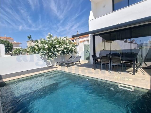 Moradia T3 Geminada com Piscina Privada em Manta Rota