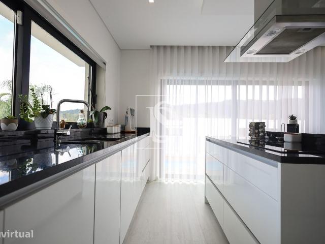 Moradia T3 Geminada com Piscina