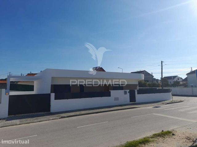 Moradia T3 Geminada em Ferno Ferro