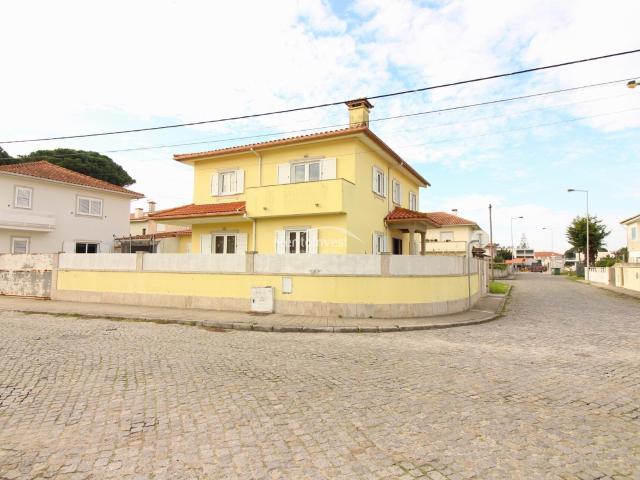 Moradia T3 Individual em Fão, Esposende – A 5 minutos a pé da Praia!