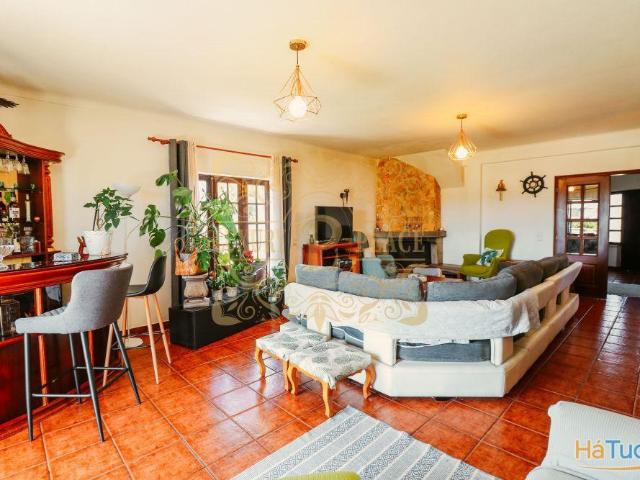 Moradia T3 Isolada c/ Vista Mar Única e Terreno de 1000m² | 26083607500