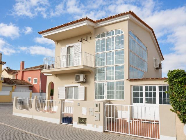 Moradia T3 Isolada com Logradouro de 196,5 m² e Garagem | Brejos de Azeitão, Setúbal