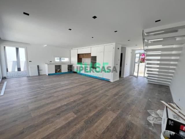 Moradia T3, isolada com piscina em Valadares