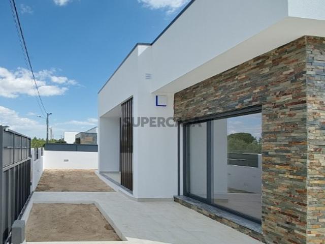 MORADIA T3 ISOLADA CENTRO DE FERNÃO FERRO