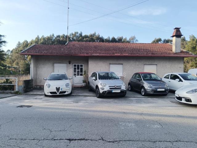 Moradia T3 isolada, em Agrelo, São Martinho do Campo