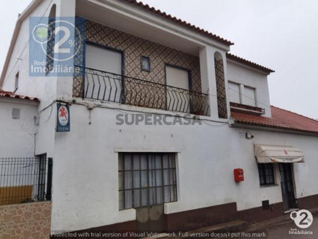 Moradia T3+ Loja Bairro D. Constança Santarém