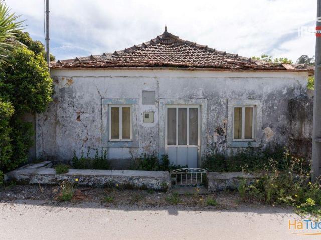 Moradia T3 para reconstrução em Crespos, S. Mamede | 26084086799