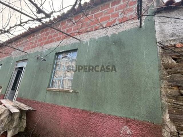 Moradia T3, para reconstruir, Benquerença