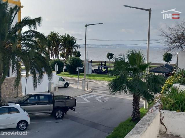 Moradia T3 Para Remodelaao c/Vista Rio Tejo Alcochete