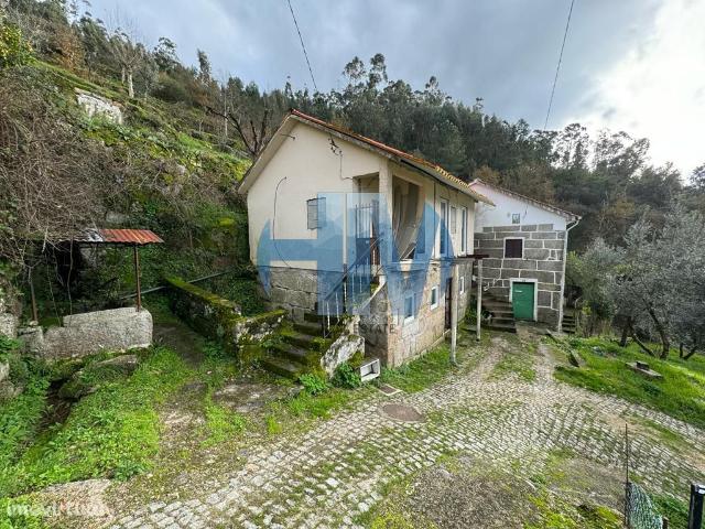 Moradia T3 para remodelar Amarante S. Simo de Gouveia