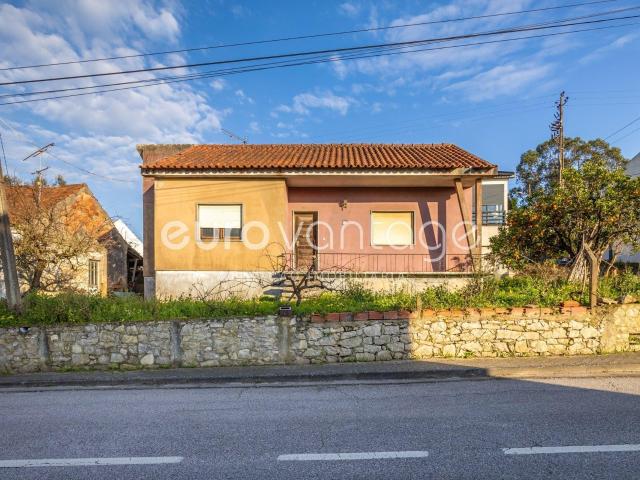 Moradia T3 para Restauro em Pernelhas, Leiria 90m² Leiria, Pousos, Barreira e Cortes