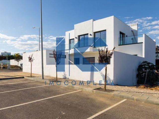 Moradia T3 para venda em Tavira Algarve | 26083351168