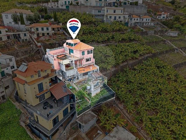 Moradia T3 para venda por 380.000 Eur. No Estreito De Câmara. 378m² Estreito De Câmara De Lobos