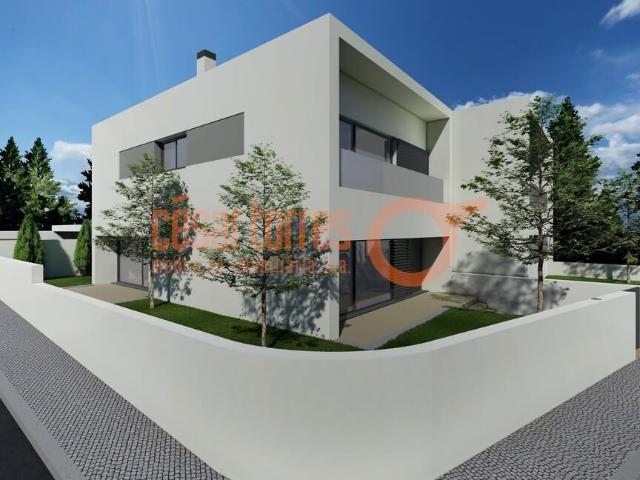 MORADIA T3 PEDROSO/CARVALHOS