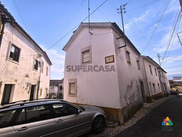 Moradia T3 perto do rio Almonda em Torres Novas