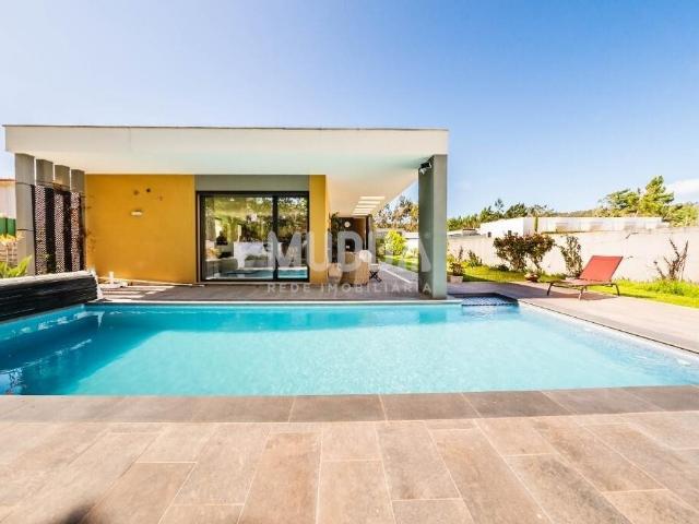 Moradia T3 Premium com Piscina, Jacuzzi e Design Contemporân. 155m² Foz Do Arelho