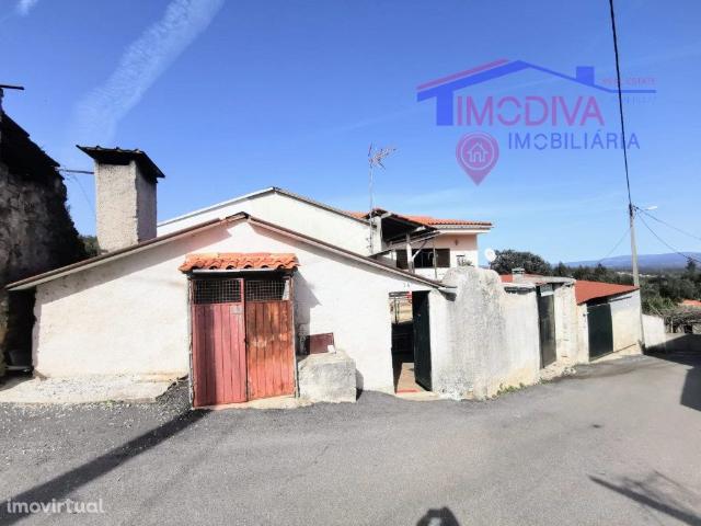 Moradia T3 pronta a habitar com anexo e ruina para renovar