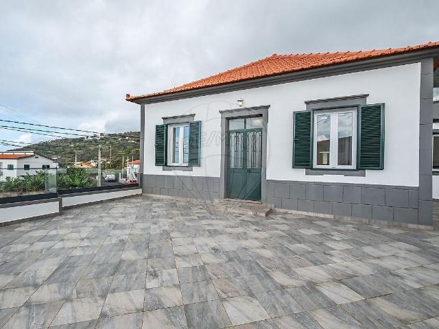 Moradia T3 remodelada no Arco da Calheta – com excelente loc. 286m² Arco Da Calheta