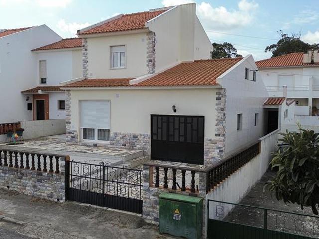 Moradia T3 Remodelada na Nazaré – Oportunidade Única 180m² Nazaré