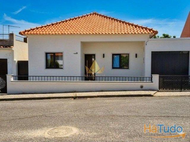 Moradia T3 Remodelada para Venda em Óbidos | 26074093948