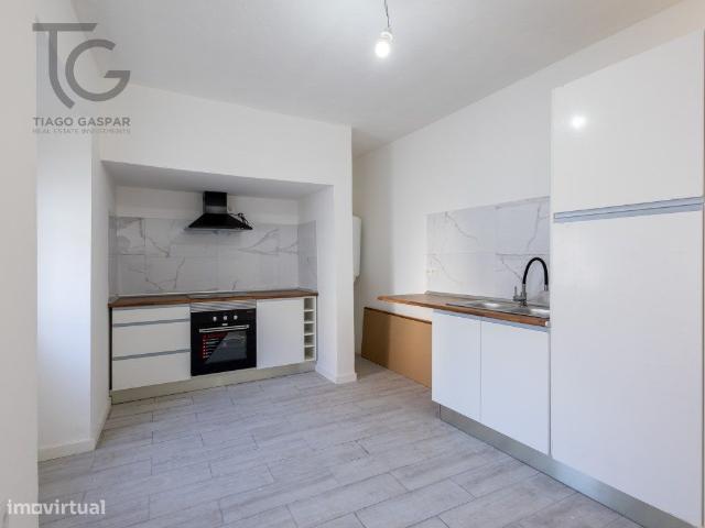 Moradia T3 renovada no centro de Gavio Pronta a habitar e com po.